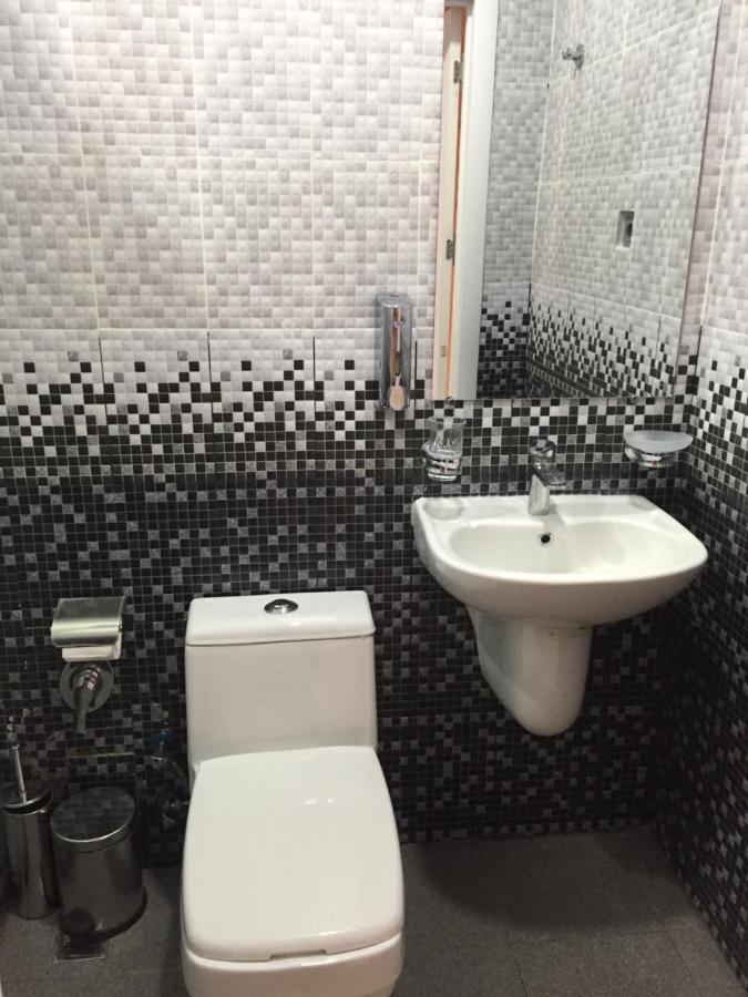 Caspian Pearl Hotel Bakoe Buitenkant foto